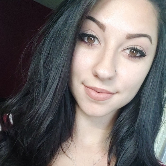 Meet your Posher, Michelle - Picture 1 of 1